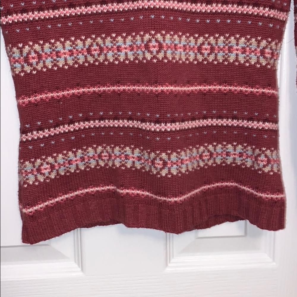 American Eagle Patterned V-Neck Sweater - image 6